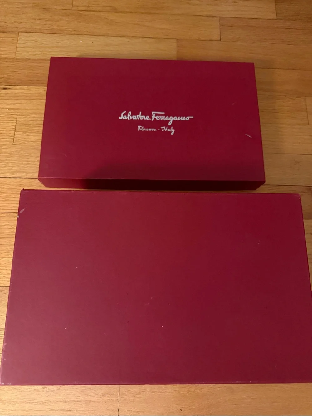 Salvatore Ferragamo Men's Shoe Box - Red unisex 7-12